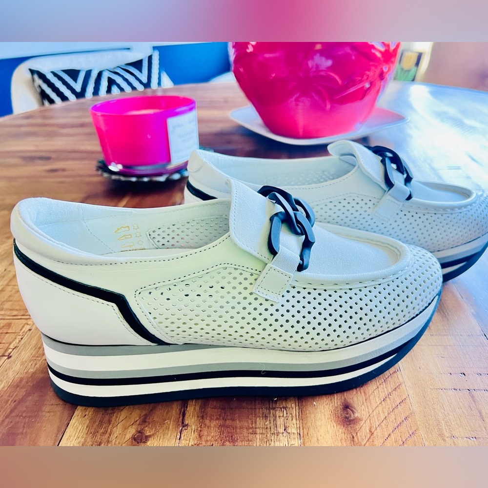 Softwaves White 7.5 LIKE NEW